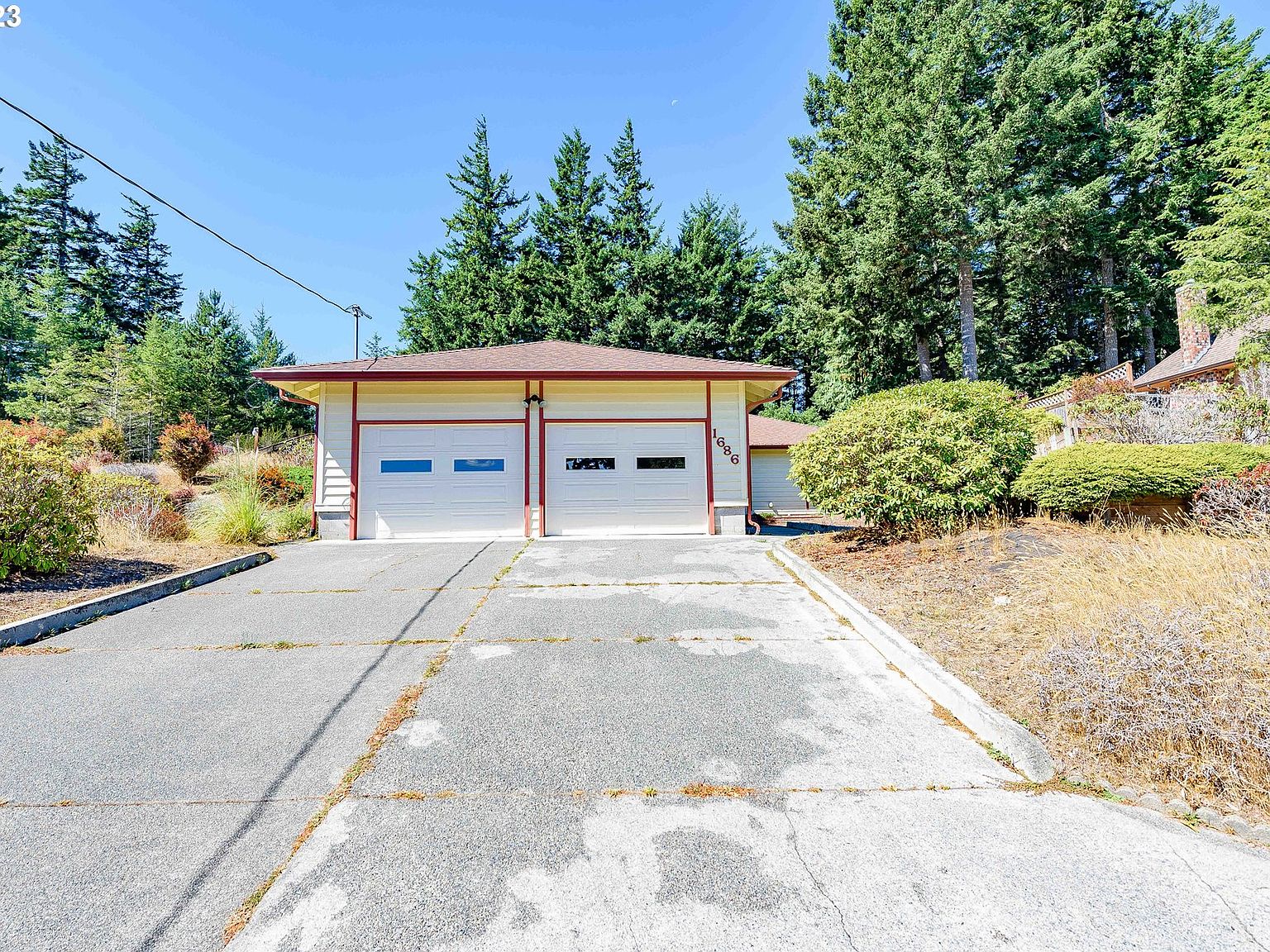 1686 Oak St, North Bend, OR 97459 Zillow