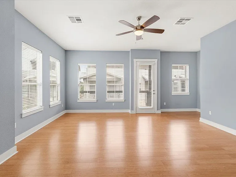2520 Bluebonnet Ln #40 — Photo 13