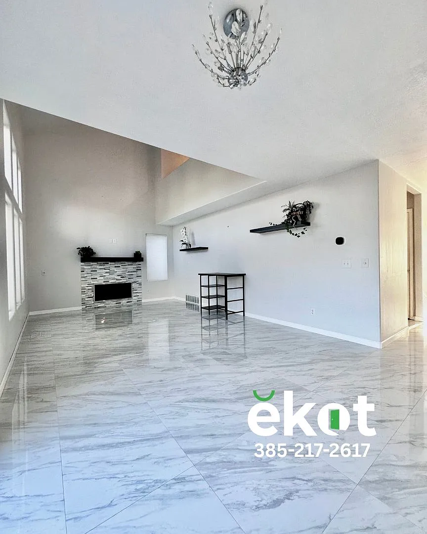 Elevated Living Above the Valley | Executive Suncrest Residence — Photo 3