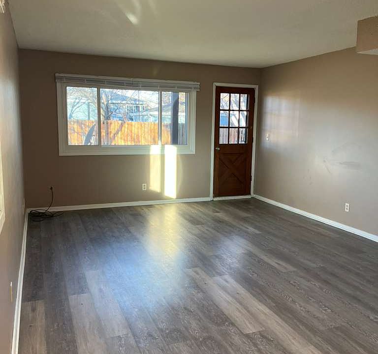 1st image of 2025 NW Hickory Ln #4