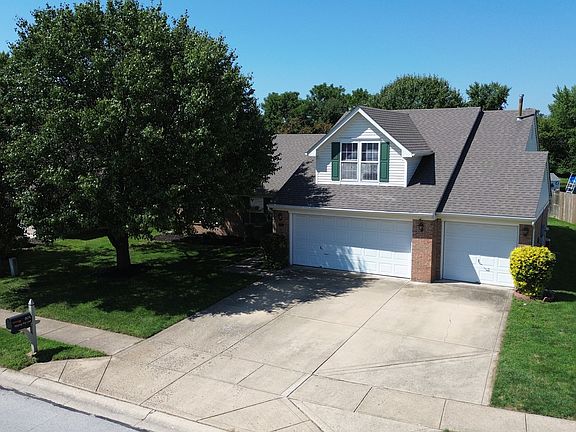 3rd image of 804 Weeping Way Ln