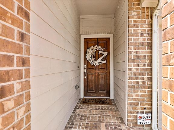 4th image of 16011 Walnut Shores Dr