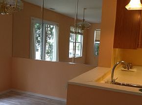 5th image of 622 Bayberry Ct W
