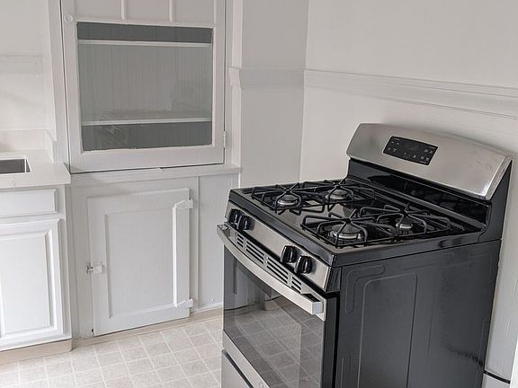 4th image of 140 Julian Ave #307