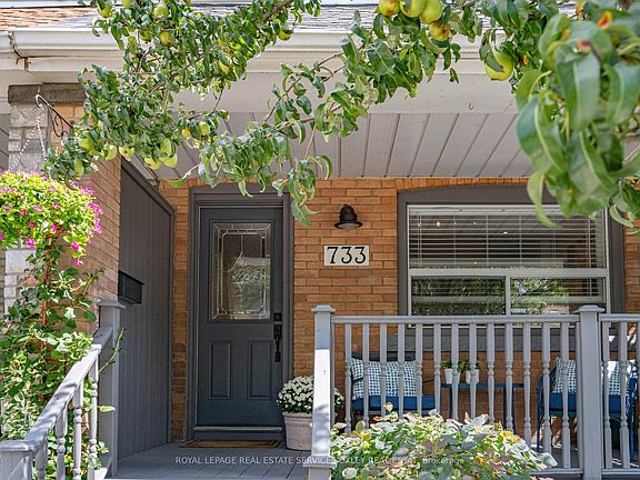 3rd image of 733 Woodbine Ave
