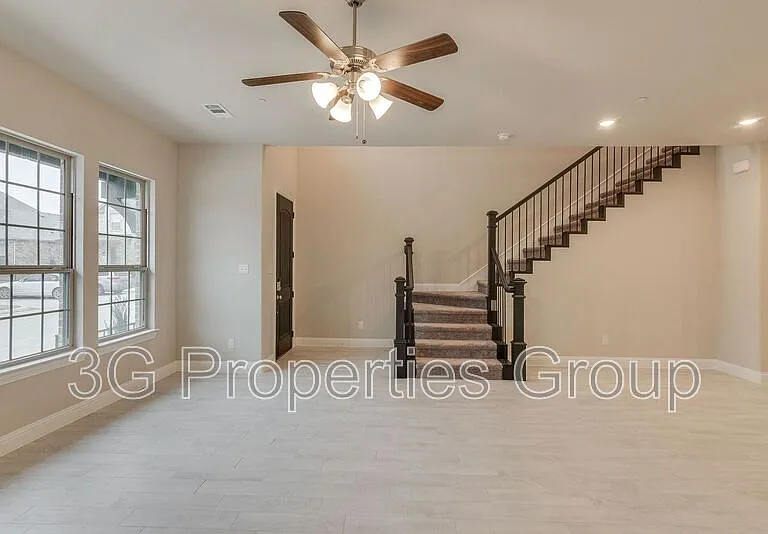 913 Ponds Edge Ln — Photo 7