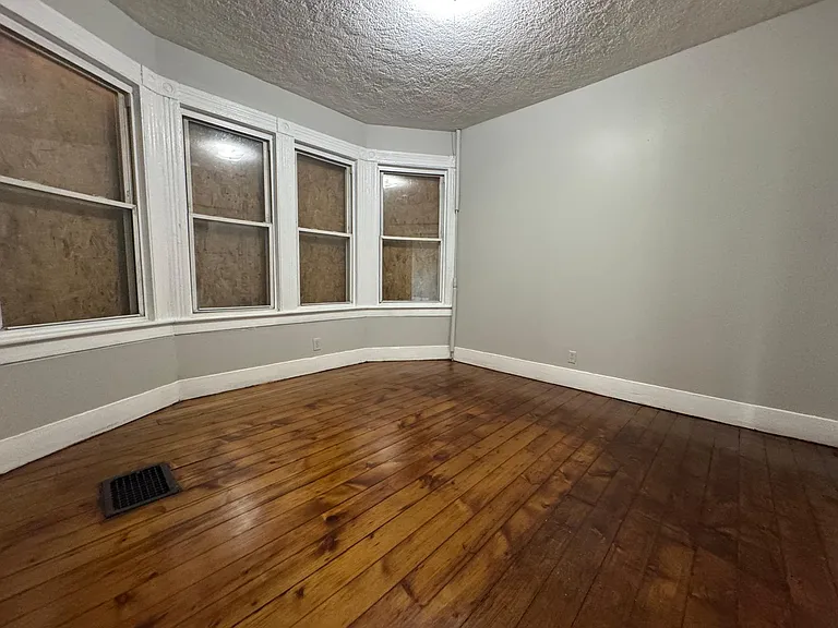 1092 E Main St #1L — Photo 9