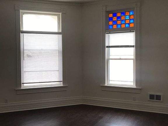 4th image of 1827 W Riverside Ave #3