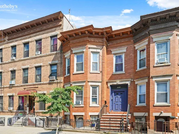 222 Moffat Street image 1 of 12