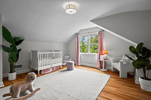 19 Bonnie Way Photo 1