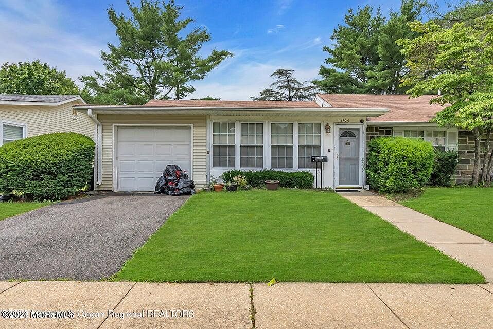 1st image of 140A Sunflower Drive