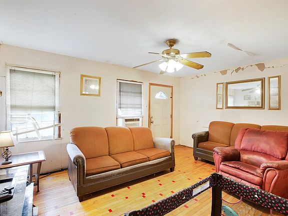 4th image of 3107 Earl St