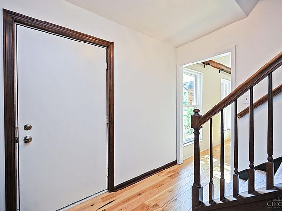 4th image of 416 Flemridge Ct