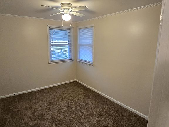 3rd image of 24324 Dartmouth St