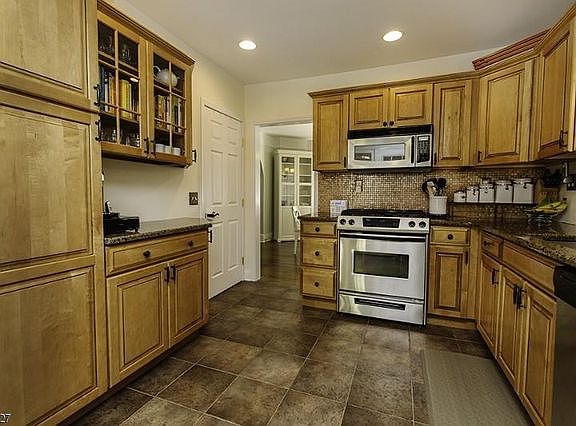 4th image of this home