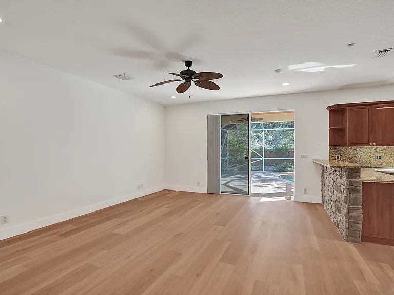 4214 NW 38th Dr — Photo 26