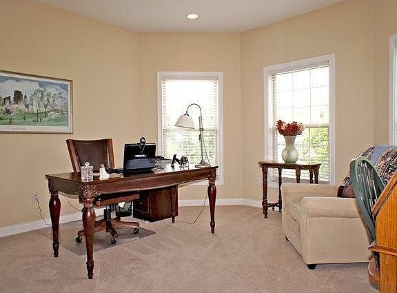 4th image of 8199 Hamptonshire Dr