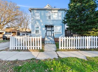 815 Prescott St, Waukegan, IL 60085