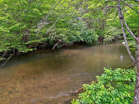 5th image of 369 Trillium Rd