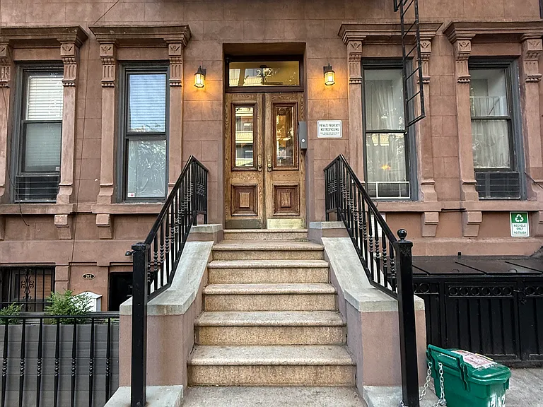 212 E 70th St #1C — Photo 17