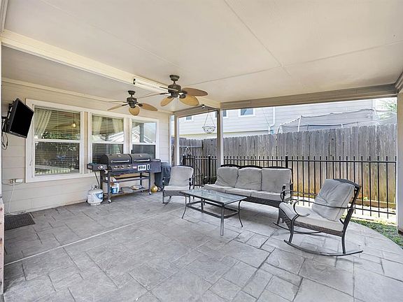 2nd image of 15811 Vinemoss Ln