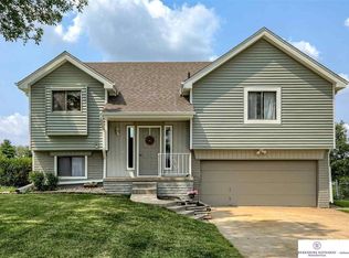 13317 Courtney Dr, Bellevue, NE 68123