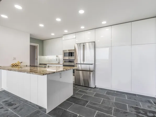 1000 Urlin Ave APT 1801, Grandview, OH 43212