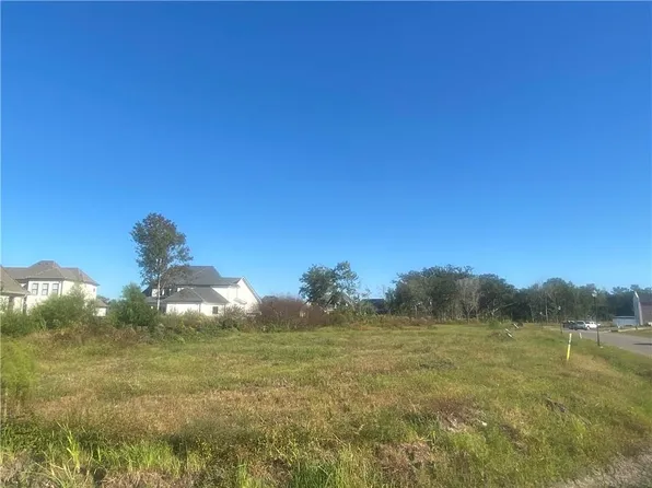 150 Wood Duck Dr, Belle Chasse, LA 70037