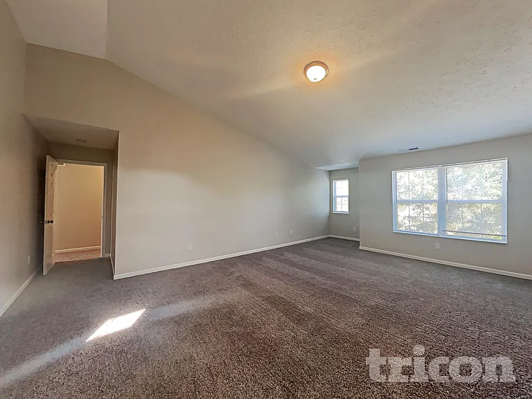 1325 Yellowstone Cir — Photo 7