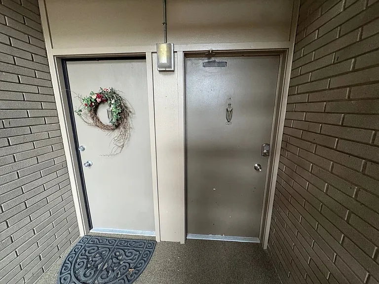 6590 Chaffee Ct — Photo 2