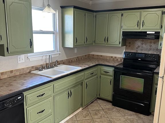 2nd image of 1802 W Wynnewood Ave