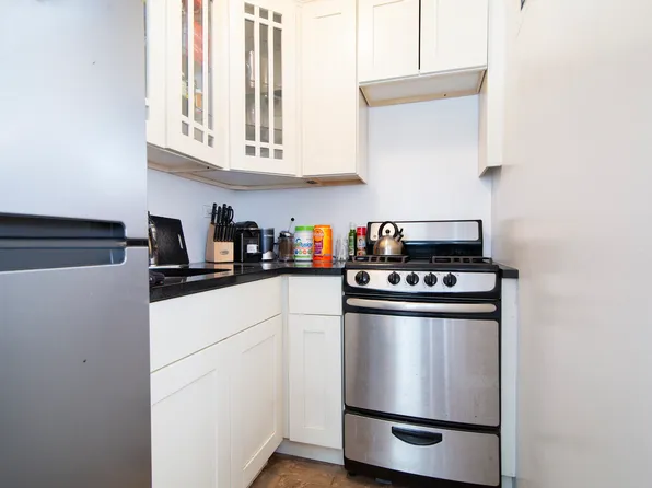 200 East 36th Street image 4 of 9