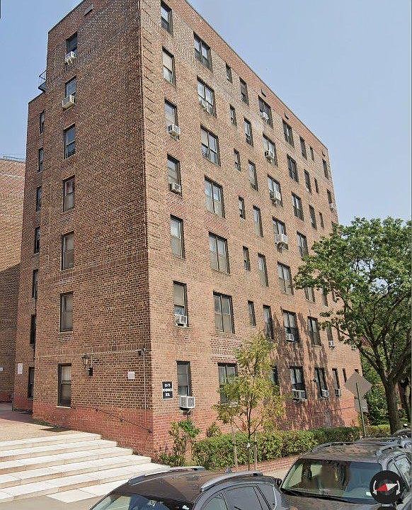 1st image of 8377 Woodhaven Blvd APT 1J