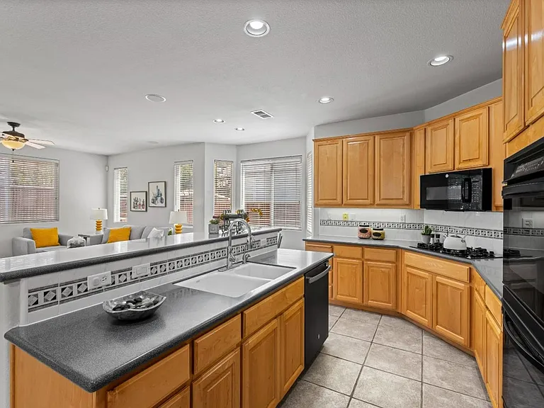1515 Dovetail Way — Photo 13