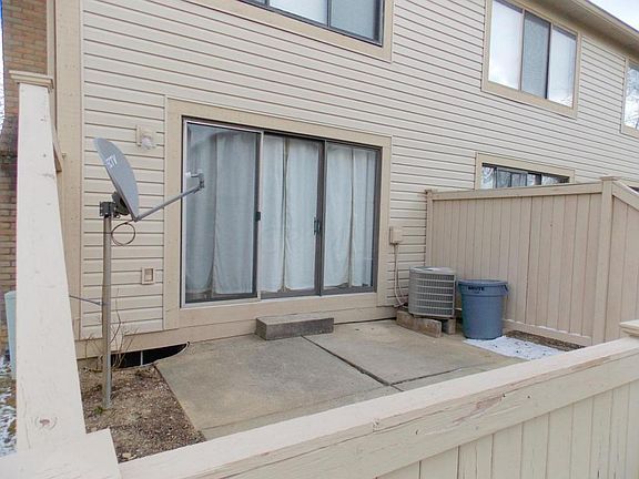 3rd image of 2618 Cedar Lake Dr