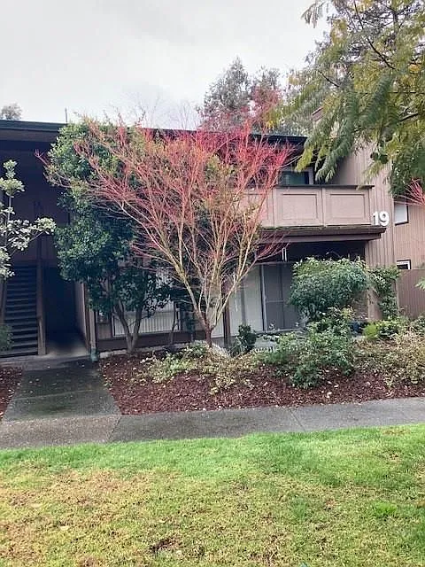 121 Buckingham Dr Unit 20 photo 1
