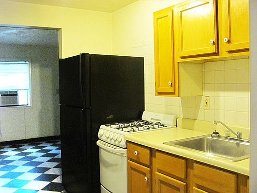 4th image of 817 W High St APT 2C