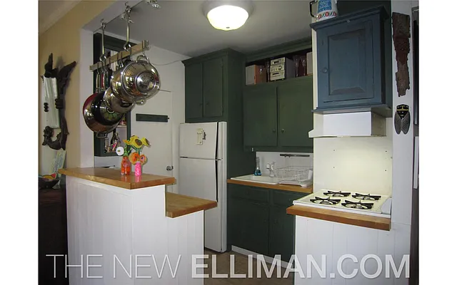 Sold by Douglas Elliman | media 18