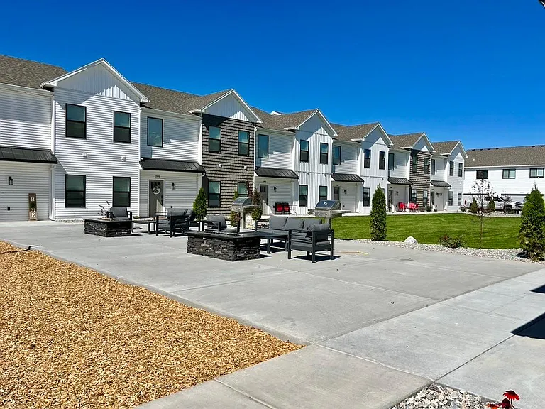 1379 Pine Crest Dr — Photo 38