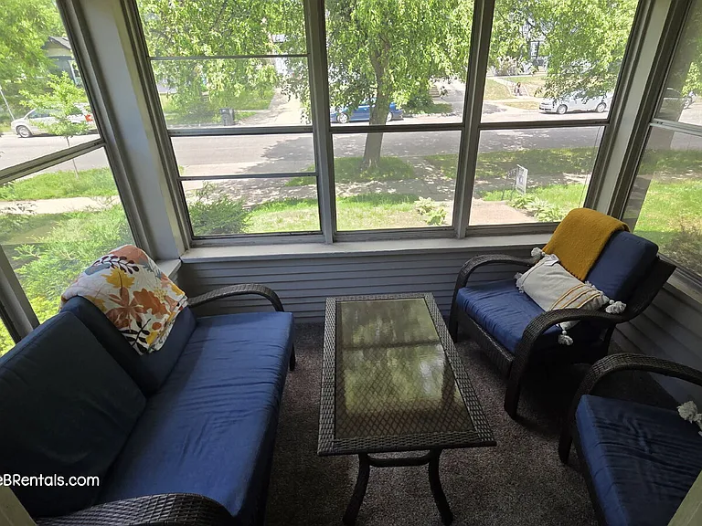 1606 Hewitt Ave — Photo 4