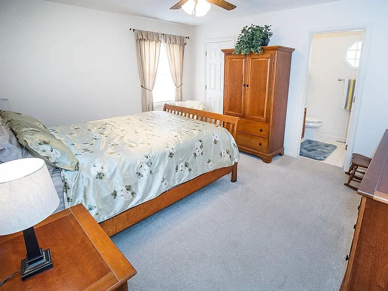 7844 Crystal Ct — Photo 6