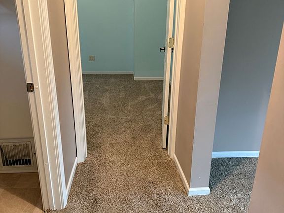 4th image of 2114 S Spring St