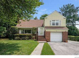 190 Princeton Dr, Hartsdale, NY 10530