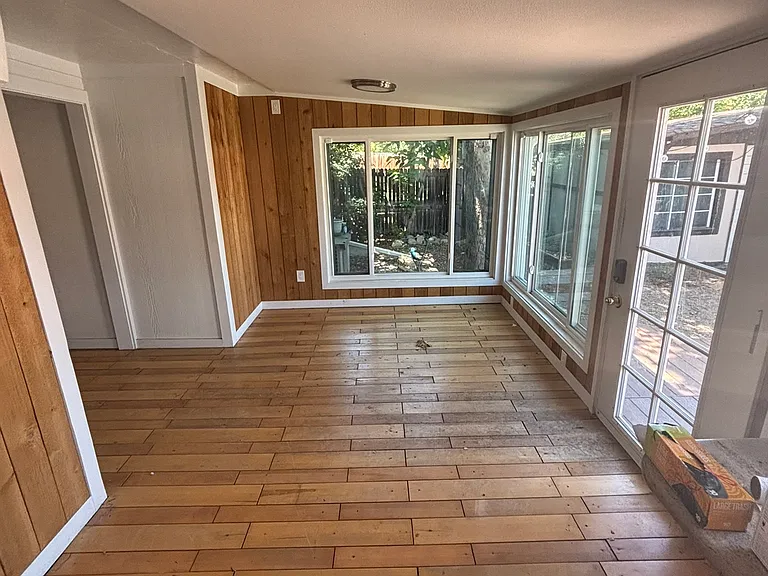 1412 N Valentia St — Photo 14