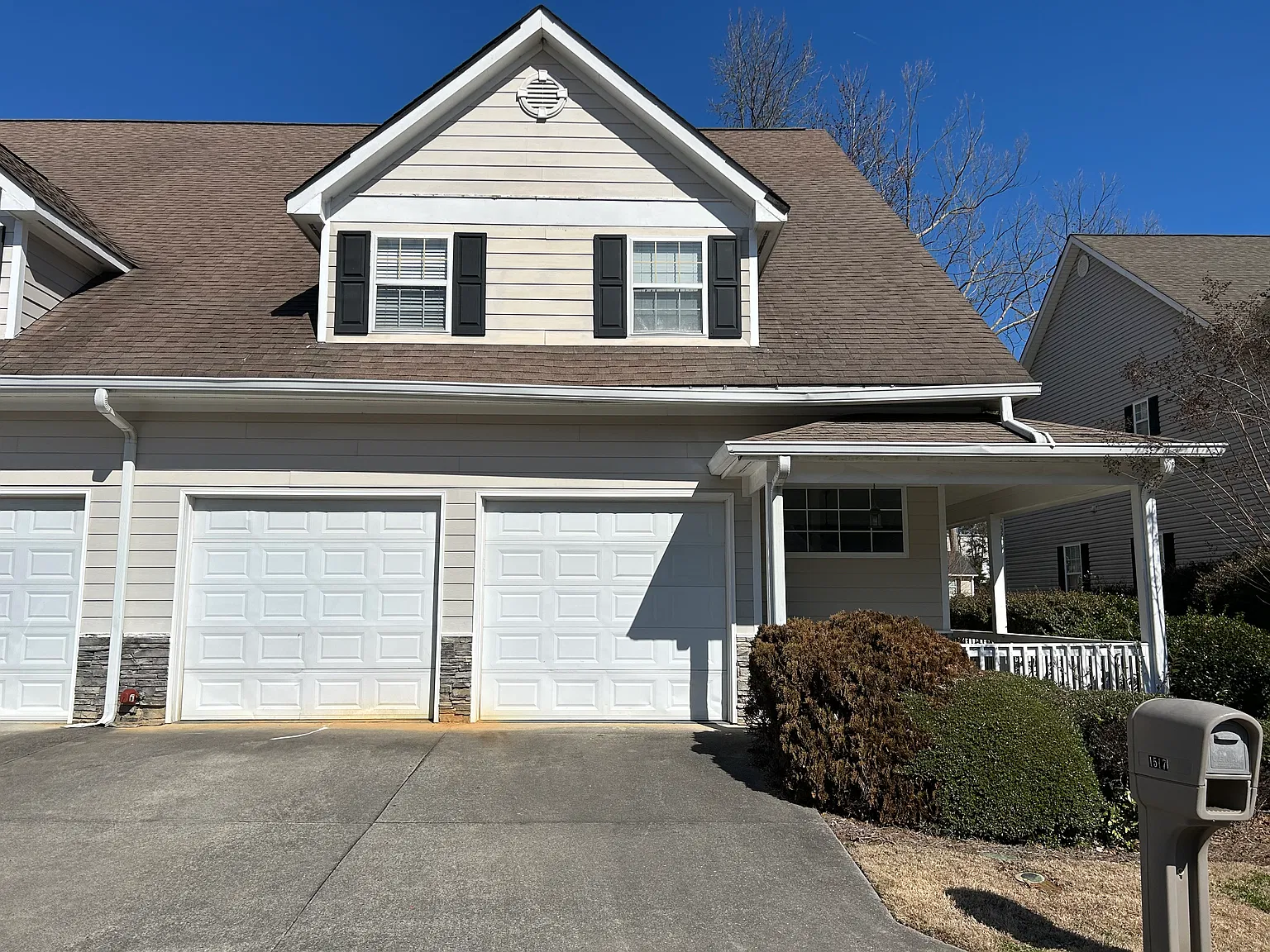 3 bed, 2.5 bath, 2100 sqft, $2,100 — Photo 1