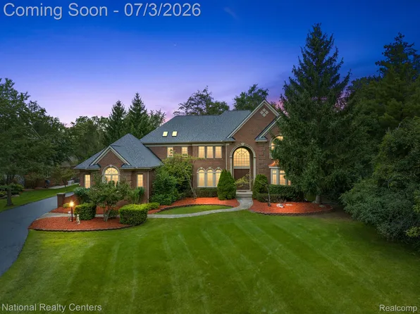 30055 Forest Dr, Franklin, MI 48025