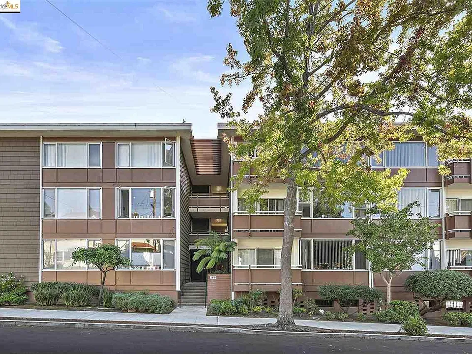 2601 College Ave #106