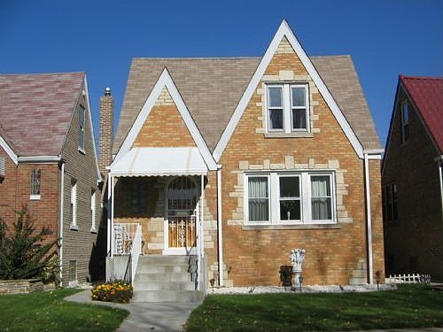 2nd image of 6030 W Cornelia Ave