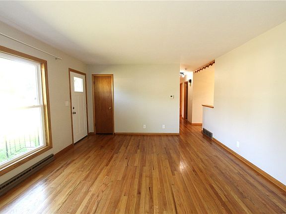 4th image of 2511 Hayden Avenue
