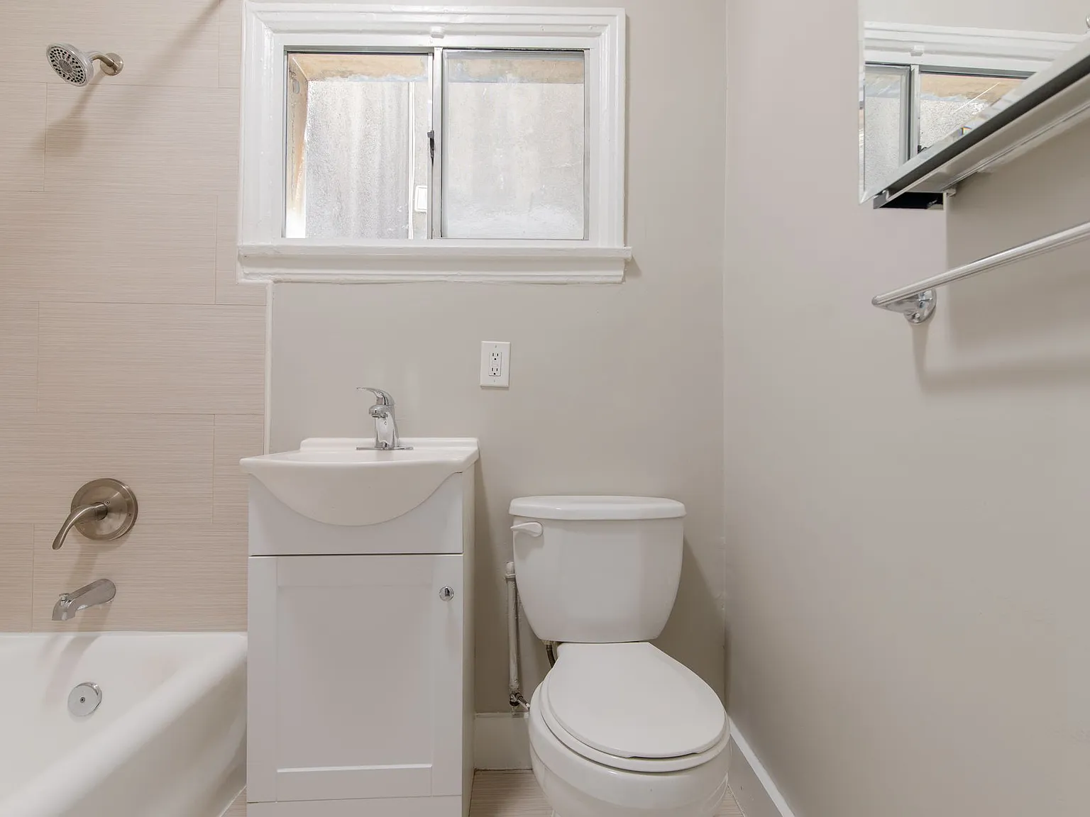 8th Street Apartments | Gorgeous Newly Remodeled One Bedroom and Studios — Photo 4